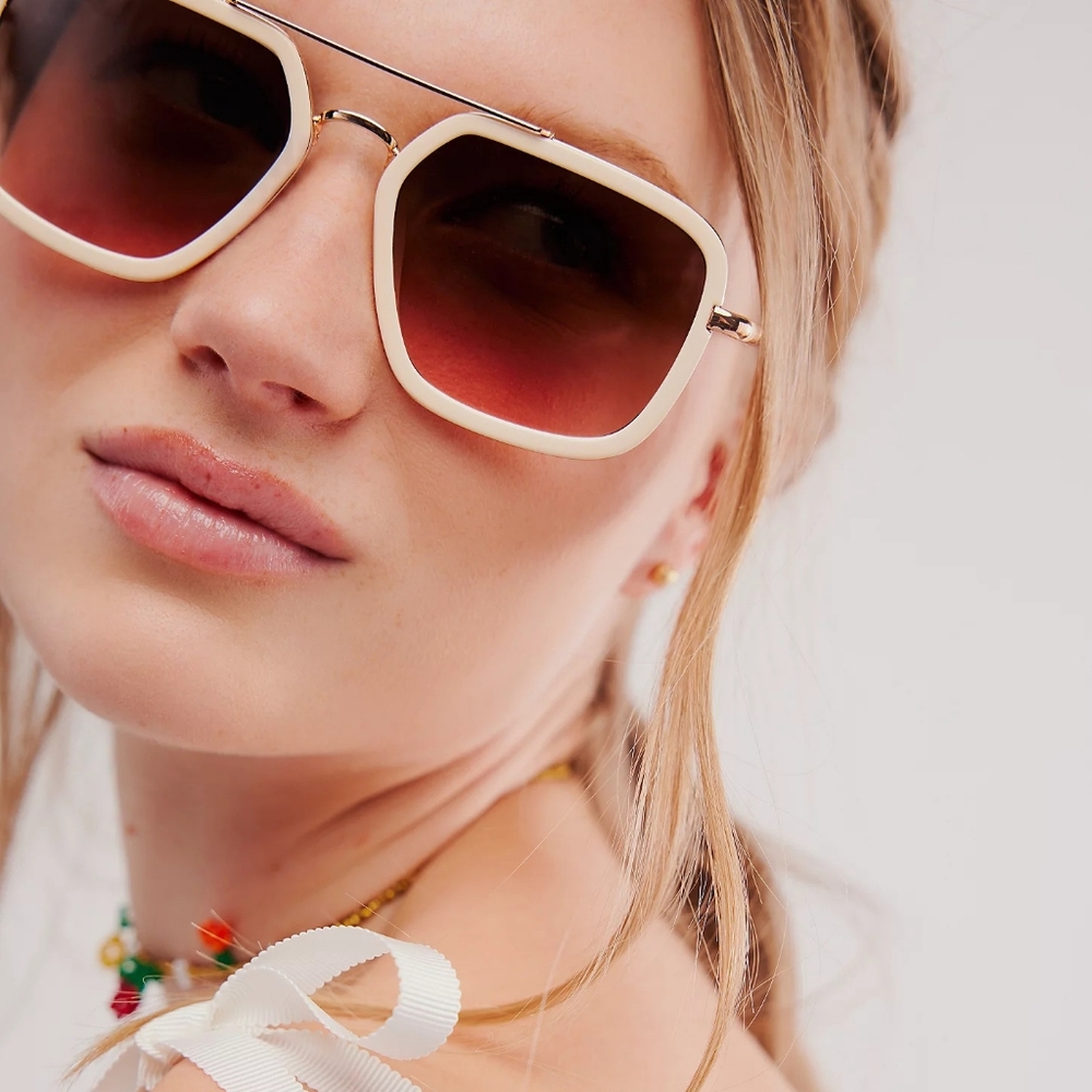 Free People Luna Classic Sunglasses Milkyway Square Frame Gradient Lens